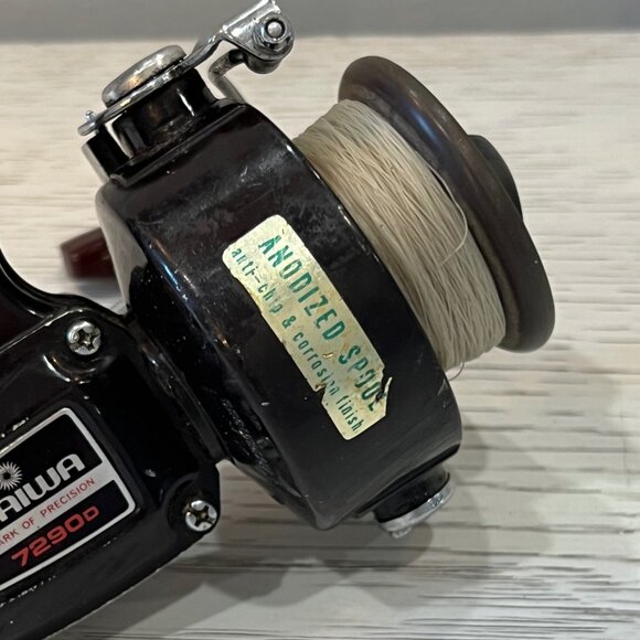 Vintage Daiwa 7290D Spinning Fishing Reel Dark Brown Untested - Picture 3 of 8